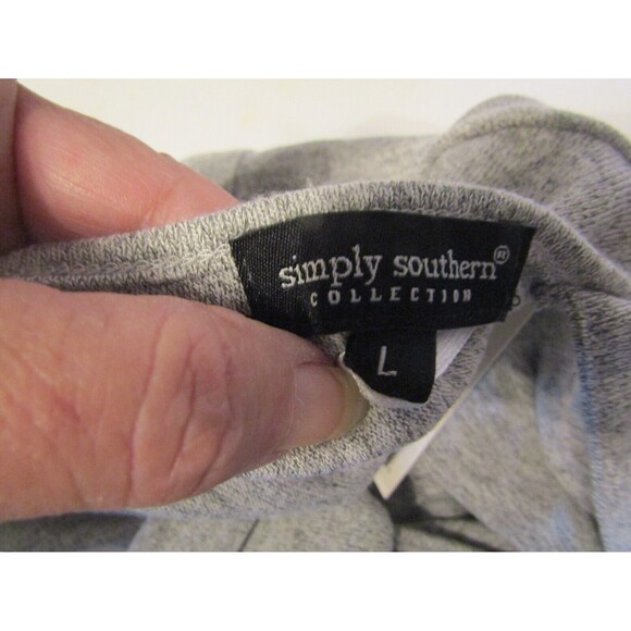 Simply Southern Top NWT Grey Fur Mama Pullover Long Sleeve Open Back Size L - Picture 9 of 11